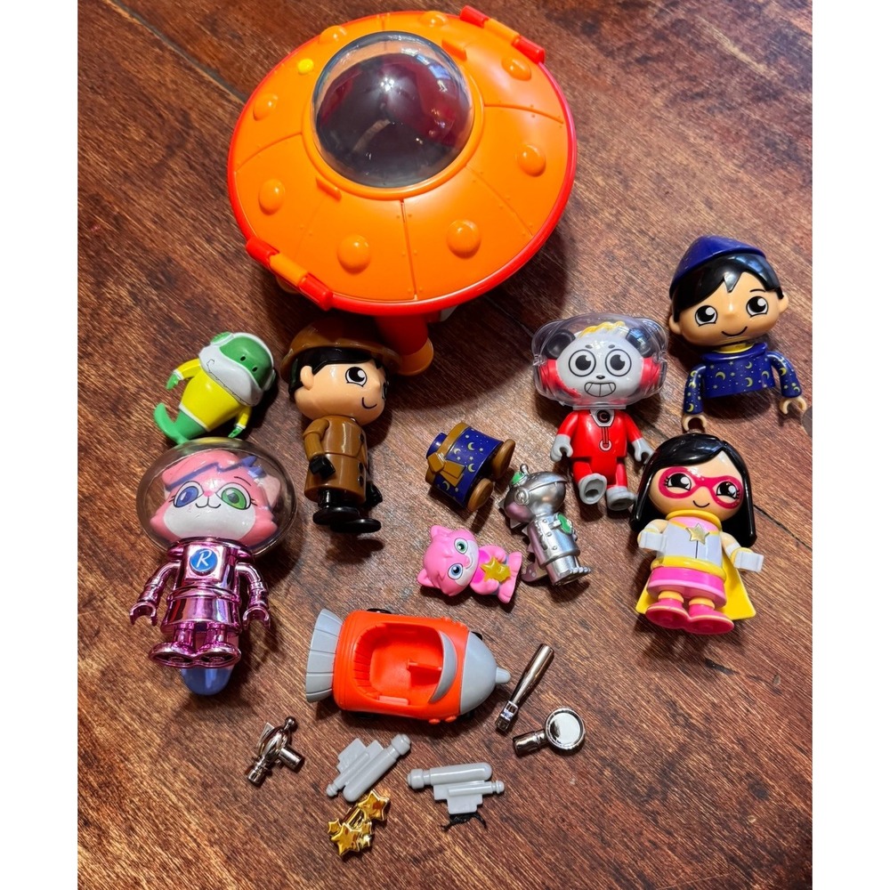 Lot Toys Ryans World Galaxy Explorers‎ Mega Mystery Rocket ship  Figures & Accs.